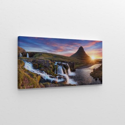 gora-kirkjufell-z-wodospadami-islandia