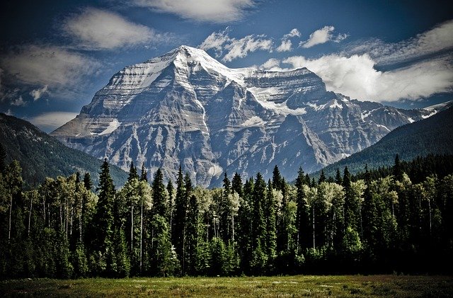 gorskie-mount-robson-szczyty